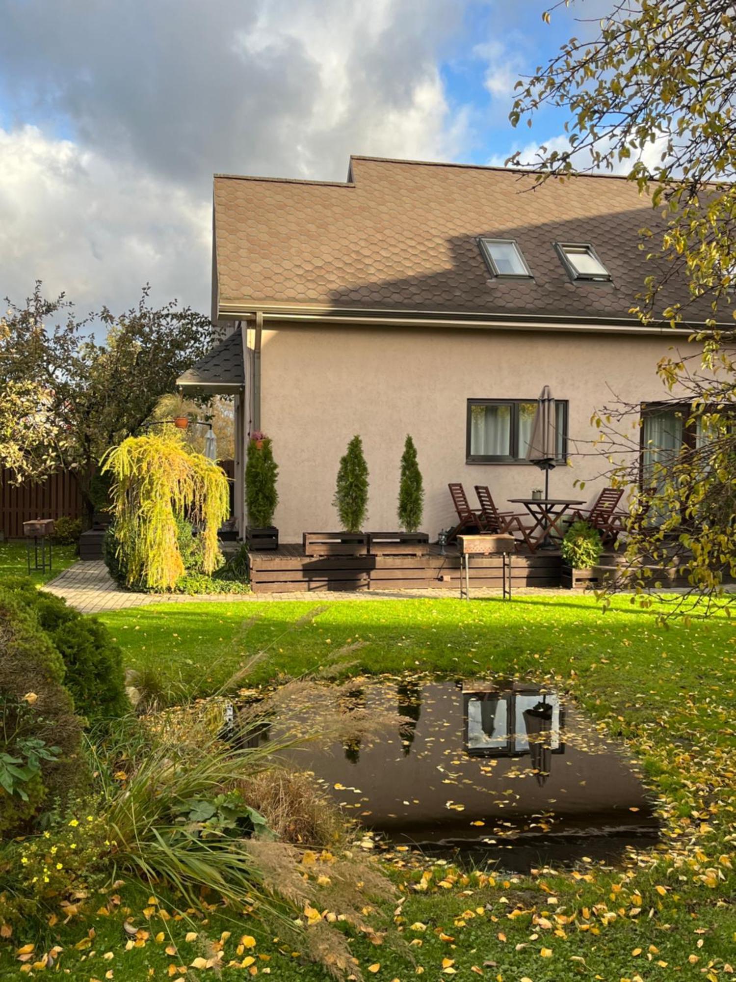 Family House Apartments Salacgrīva Exteriör bild